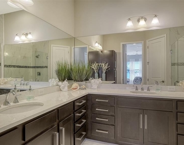 280 Saint Lucia Drive - Photo Thumbnail 21