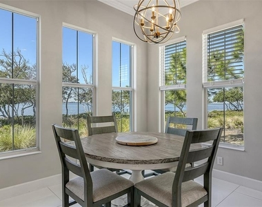 280 Saint Lucia Drive - Photo Thumbnail 13