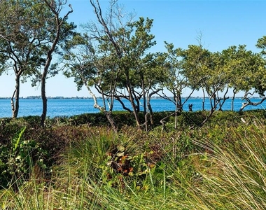 280 Saint Lucia Drive - Photo Thumbnail 37