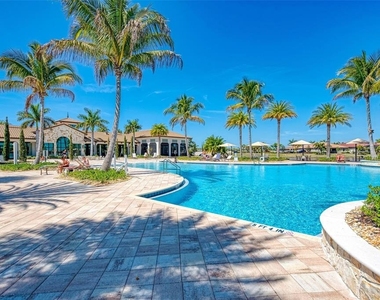 228 Maraviya Boulevard - Photo Thumbnail 72