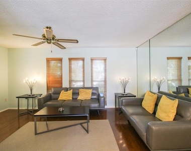 2807 67th Street W - Photo Thumbnail 7