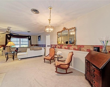 910 Caples Street - Photo Thumbnail 6