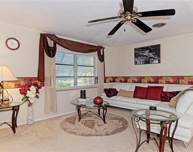 910 Caples Street - Photo Thumbnail 4