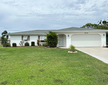 910 Caples Street - Photo Thumbnail 1