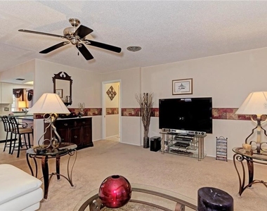 910 Caples Street - Photo Thumbnail 7