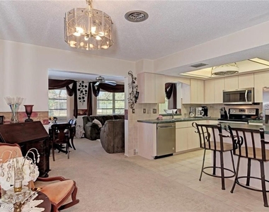 910 Caples Street - Photo Thumbnail 12