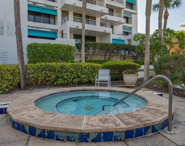 2109 Gulf Of Mexico Drive - Photo Thumbnail 34