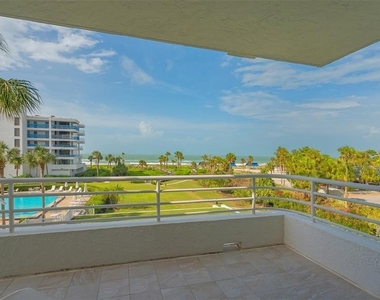 2109 Gulf Of Mexico Drive - Photo Thumbnail 2