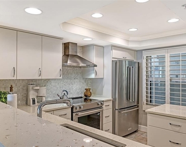 2109 Gulf Of Mexico Drive - Photo Thumbnail 5