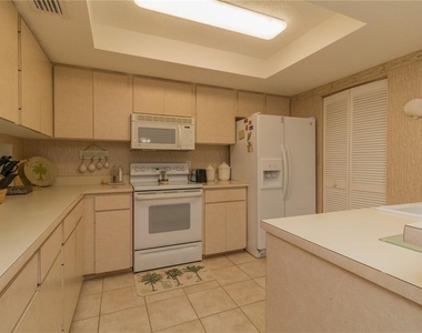 3805 Sun Eagle Lane - Photo Thumbnail 8