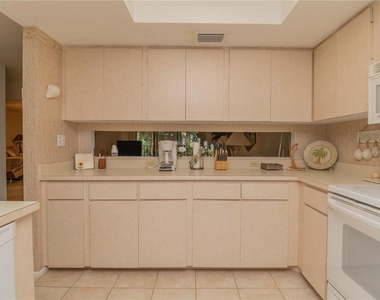 3805 Sun Eagle Lane - Photo Thumbnail 11