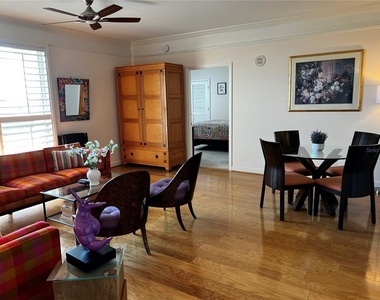 750 N Tamiami Trail - Photo Thumbnail 10