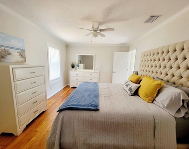1817 Ivanhoe Street - Photo Thumbnail 18