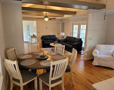 1817 Ivanhoe Street - Photo Thumbnail 10