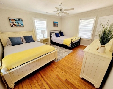 1817 Ivanhoe Street - Photo Thumbnail 12
