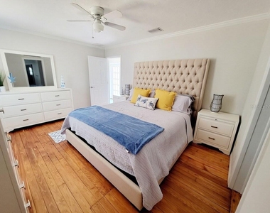 1817 Ivanhoe Street - Photo Thumbnail 16
