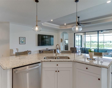 5907 Brandon Run - Photo Thumbnail 9