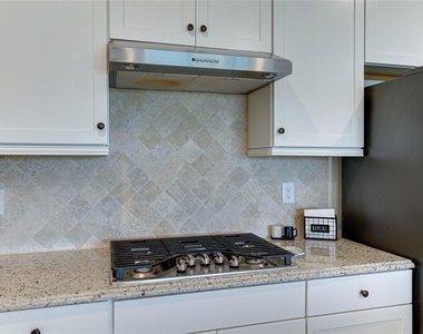 5907 Brandon Run - Photo Thumbnail 8