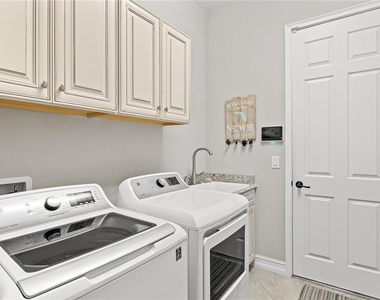 5623 Mulligan Way - Photo Thumbnail 38