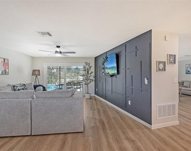 3924 Helene Street - Photo Thumbnail 7