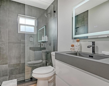 3924 Helene Street - Photo Thumbnail 39