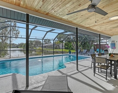 3924 Helene Street - Photo Thumbnail 14
