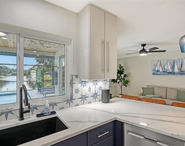 3924 Helene Street - Photo Thumbnail 22