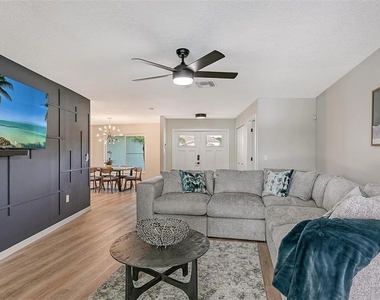 3924 Helene Street - Photo Thumbnail 11