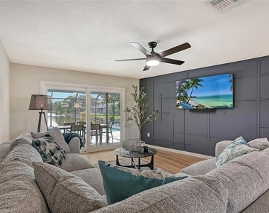 3924 Helene Street - Photo Thumbnail 9