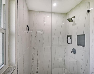 3924 Helene Street - Photo Thumbnail 36