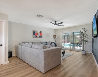 3924 Helene Street - Photo Thumbnail 5