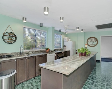 5855 Midnight Pass Road - Photo Thumbnail 46