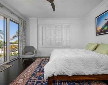 9122 Midnight Pass Road - Photo Thumbnail 25