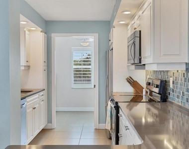 4325 Gulf Of Mexico Drive - Photo Thumbnail 13