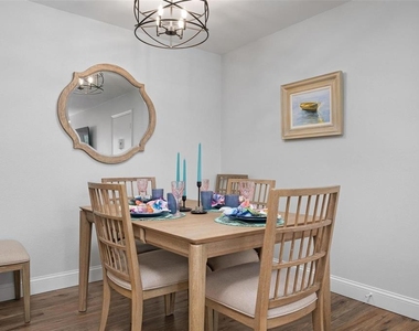 3201 Beneva Road - Photo Thumbnail 8