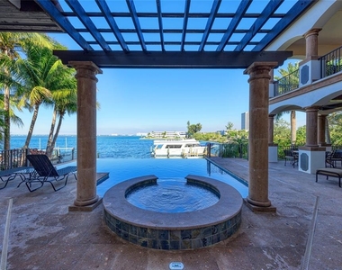 14 N Washington Drive - Photo Thumbnail 5