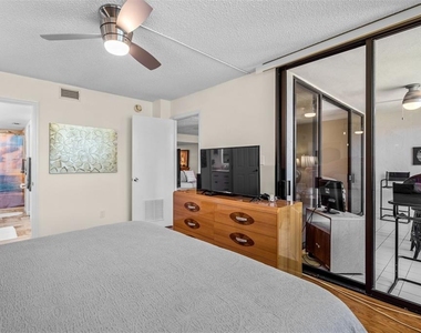 8770 Midnight Pass Road - Photo Thumbnail 18