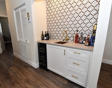 1631 Starling Drive - Photo Thumbnail 2