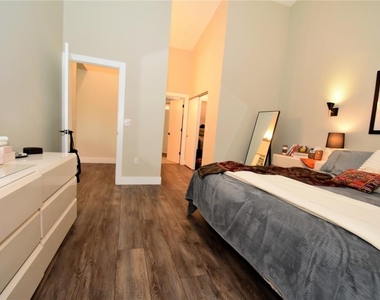 1631 Starling Drive - Photo Thumbnail 17