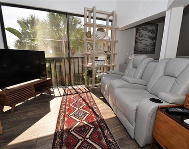 1631 Starling Drive - Photo Thumbnail 8