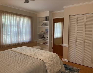 421 Waterside Lane - Photo Thumbnail 33