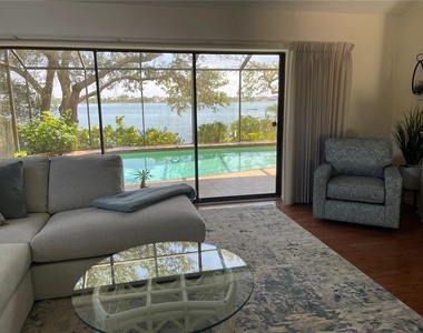 421 Waterside Lane - Photo Thumbnail 6