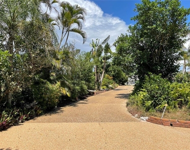 421 Waterside Lane - Photo Thumbnail 43