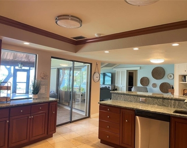 421 Waterside Lane - Photo Thumbnail 15