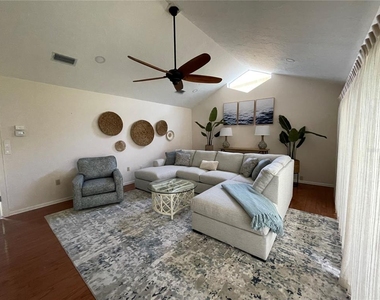 421 Waterside Lane - Photo Thumbnail 8