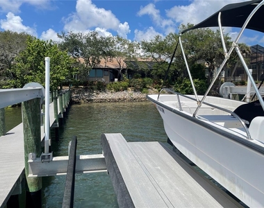 421 Waterside Lane - Photo Thumbnail 4