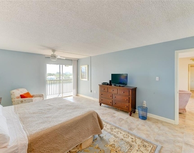 3240 Gulf Of Mexico Drive - Photo Thumbnail 13