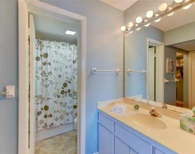 3240 Gulf Of Mexico Drive - Photo Thumbnail 15