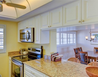3240 Gulf Of Mexico Drive - Photo Thumbnail 10