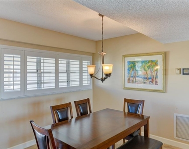 3240 Gulf Of Mexico Drive - Photo Thumbnail 2